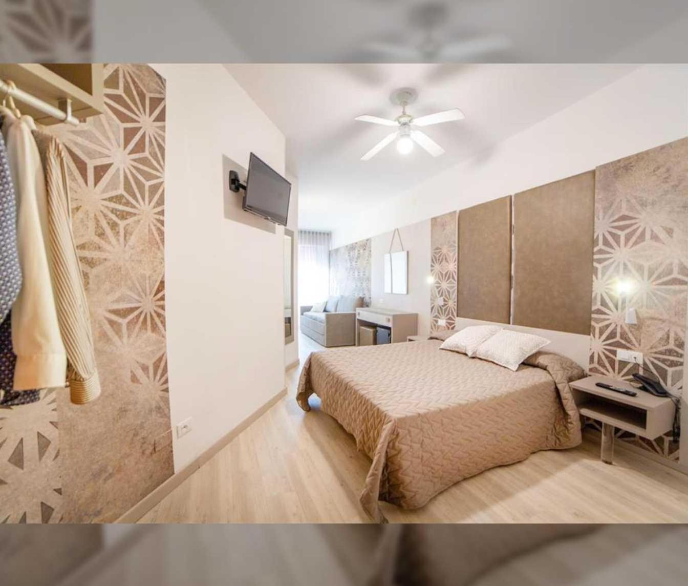 Hotel All'Orologio 3 Stelle Superior Caorle Exterior foto